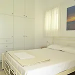 Isidoros Appartement *